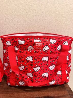 NWT-Hello Kitty Red Patterned Tote Bag with Apples